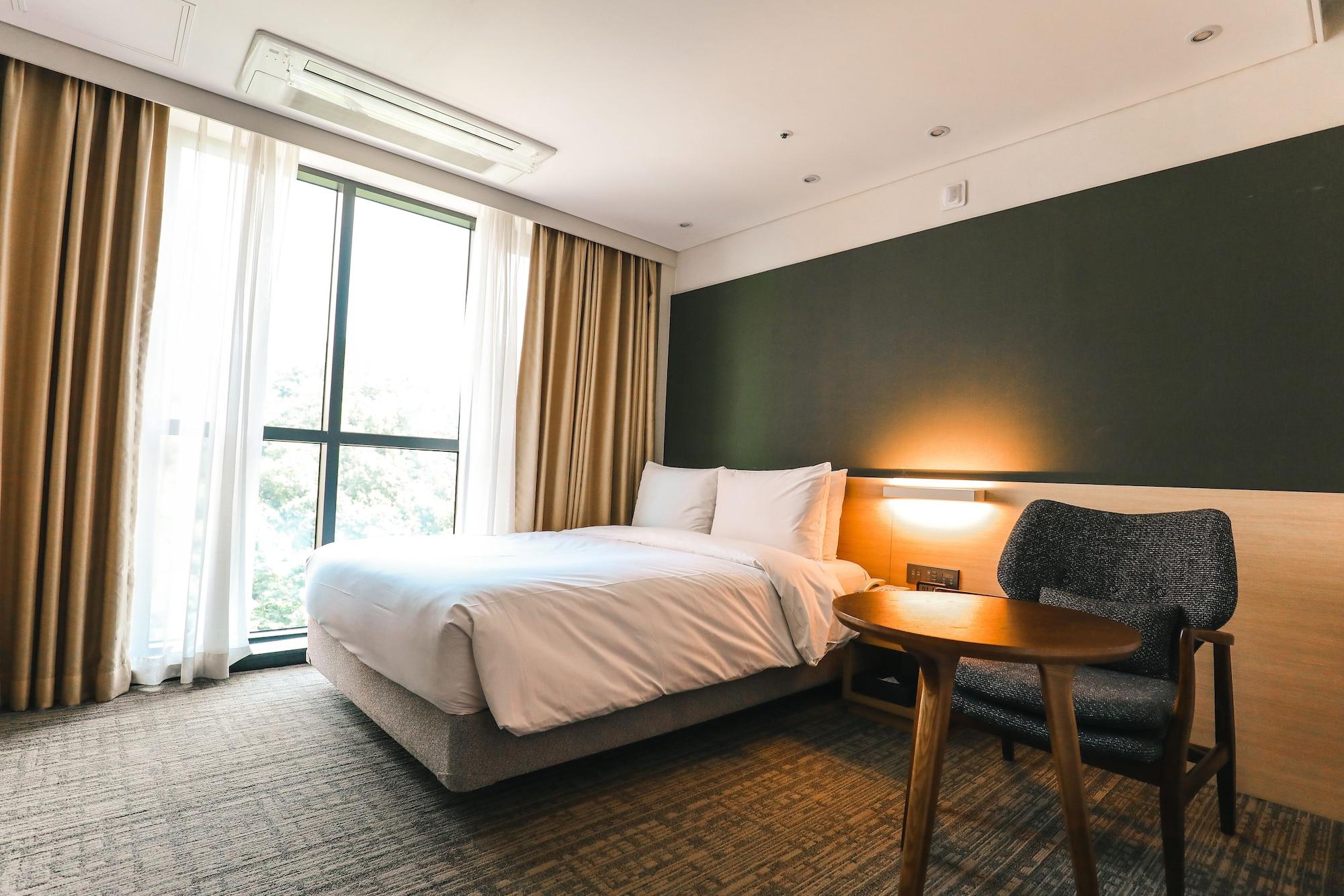 On City Hotel Чхонан Экстерьер фото